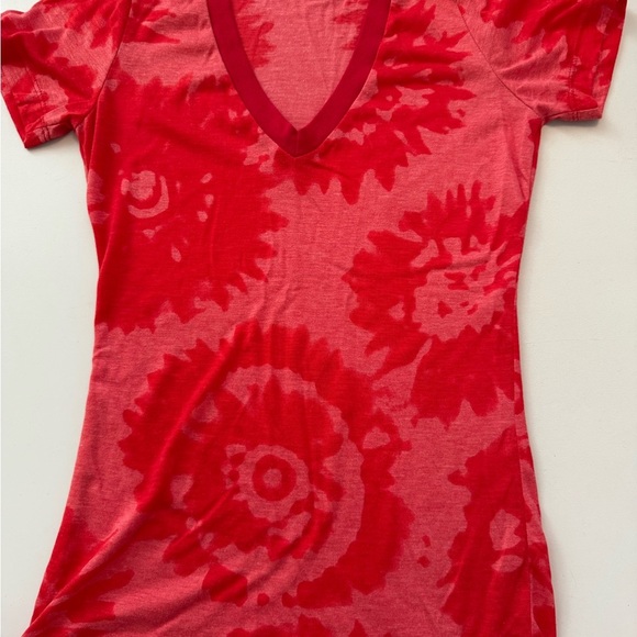 Daytrip Tops - Daytrip Red Fitted Short Sleeve T-Shirt